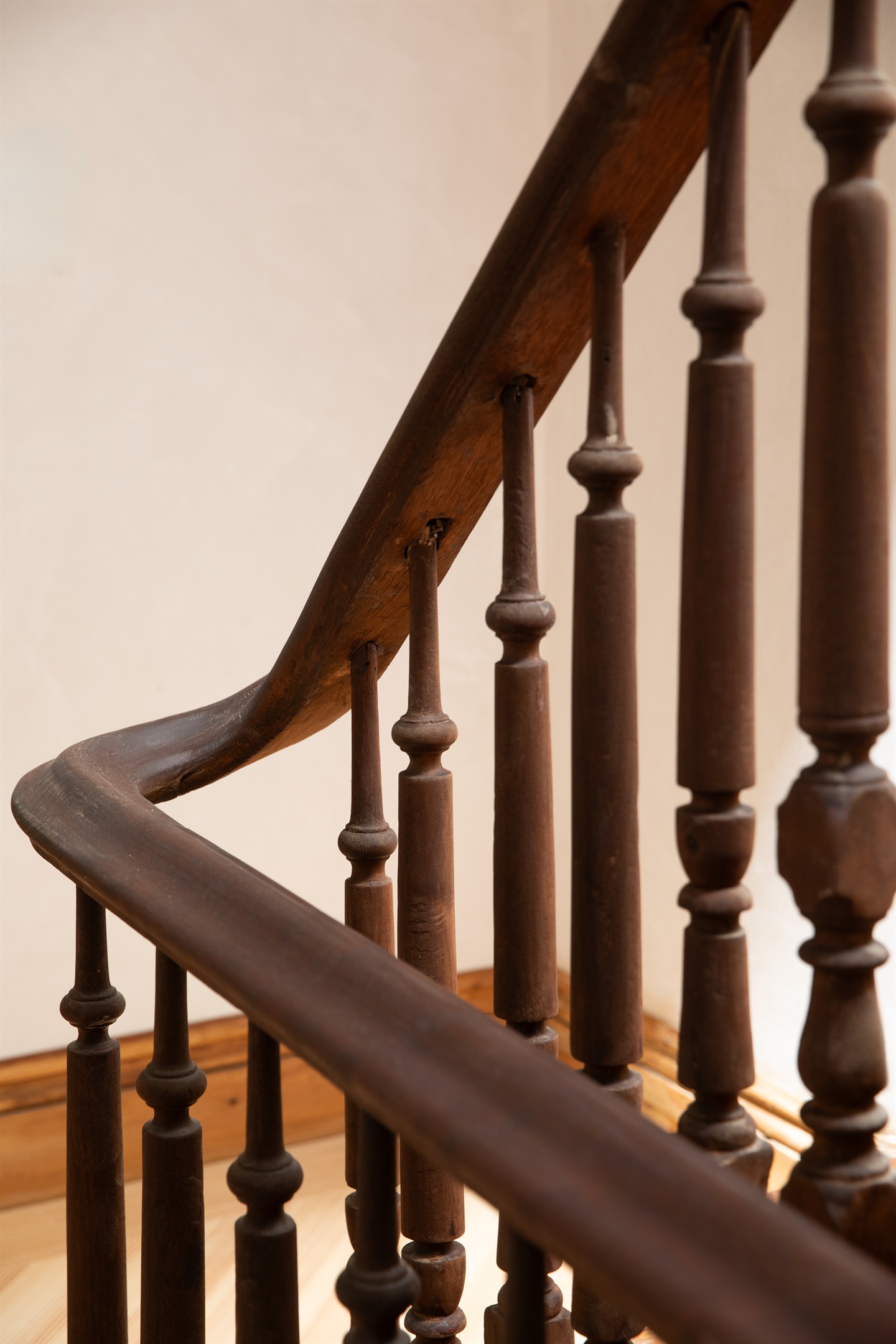 ORIGINAL BANISTER