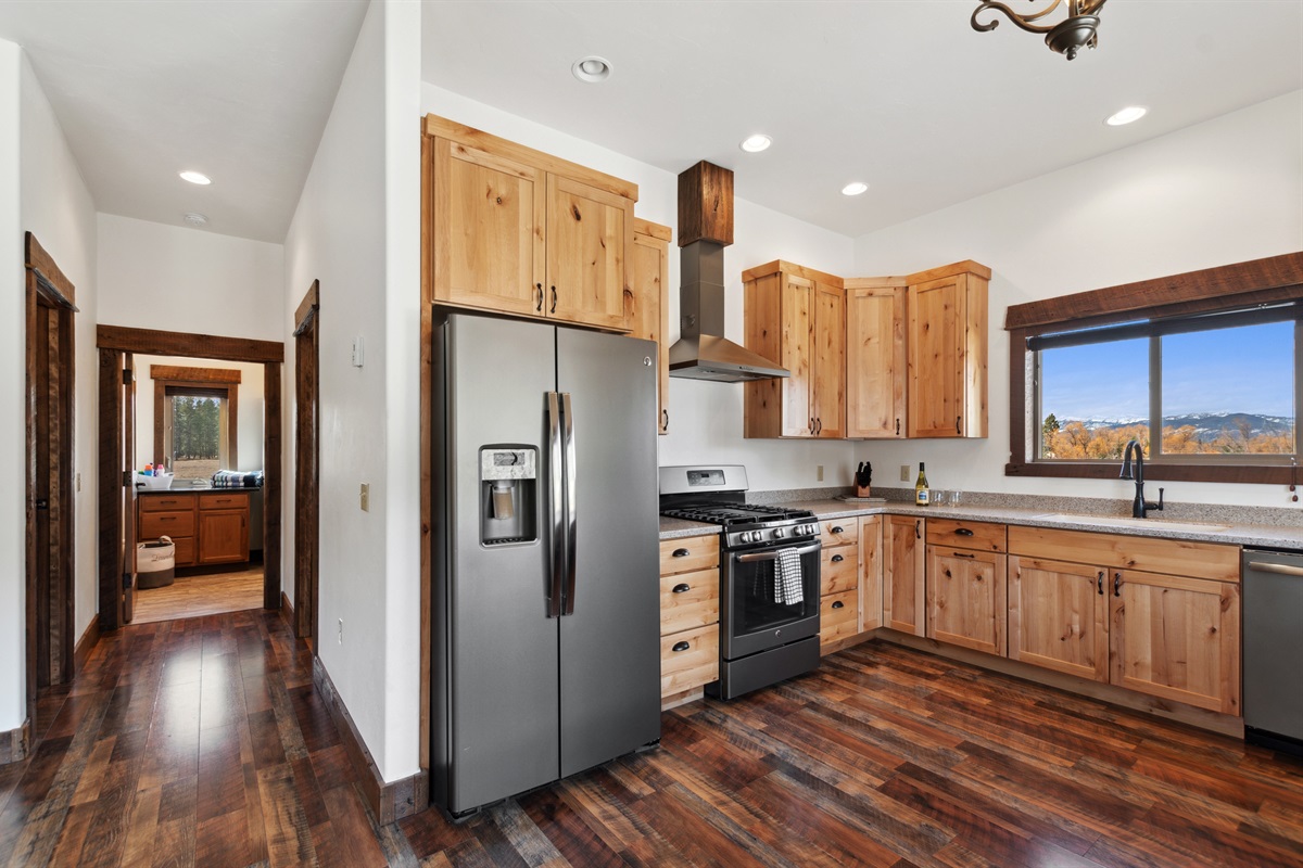 Whip up all of your favorite recipes in this fully  stocked kitchen