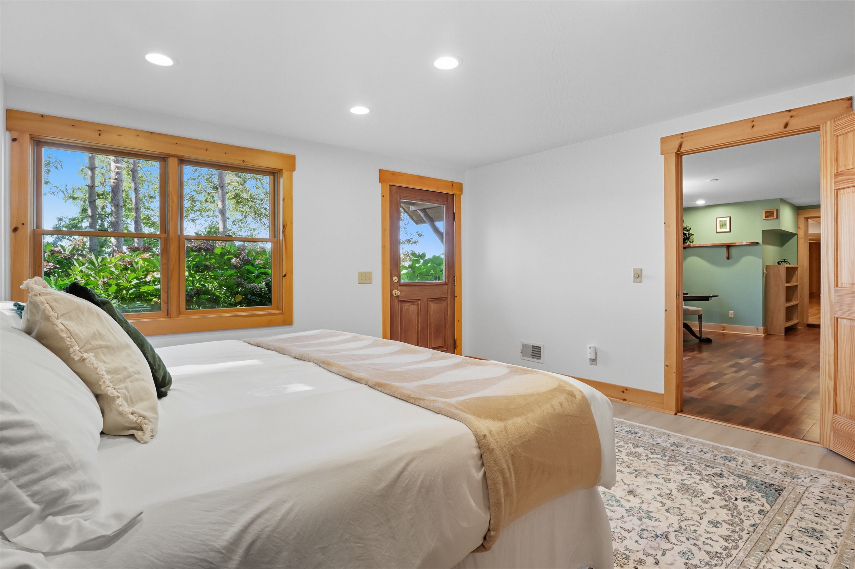 Bedroom 4, Spacious king bedroom, lower level with modern lighting and fresh finishes.