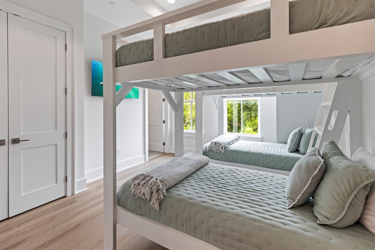 3rd Bedroom w/ Bunks (3rd Floor)