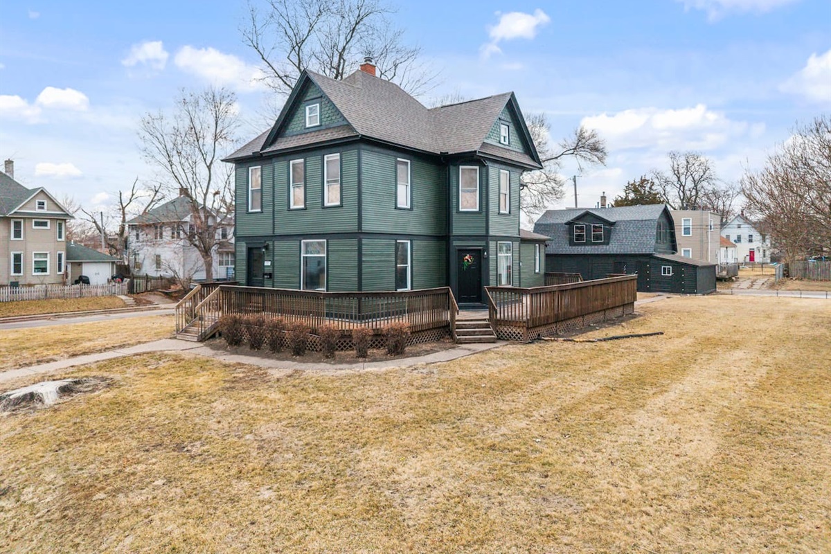 Welcome to Urban Retreat properties.