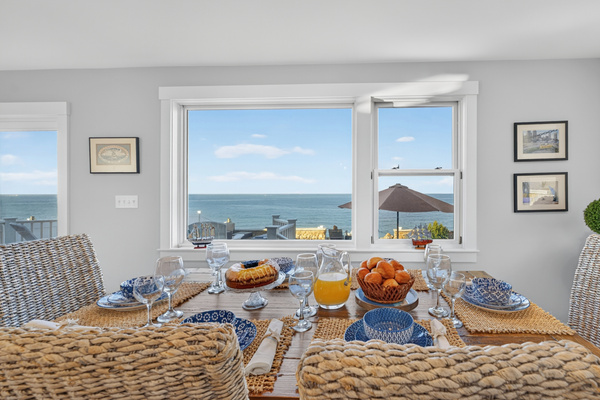 Enjoy every meal with panoramic ocean views from the dining table