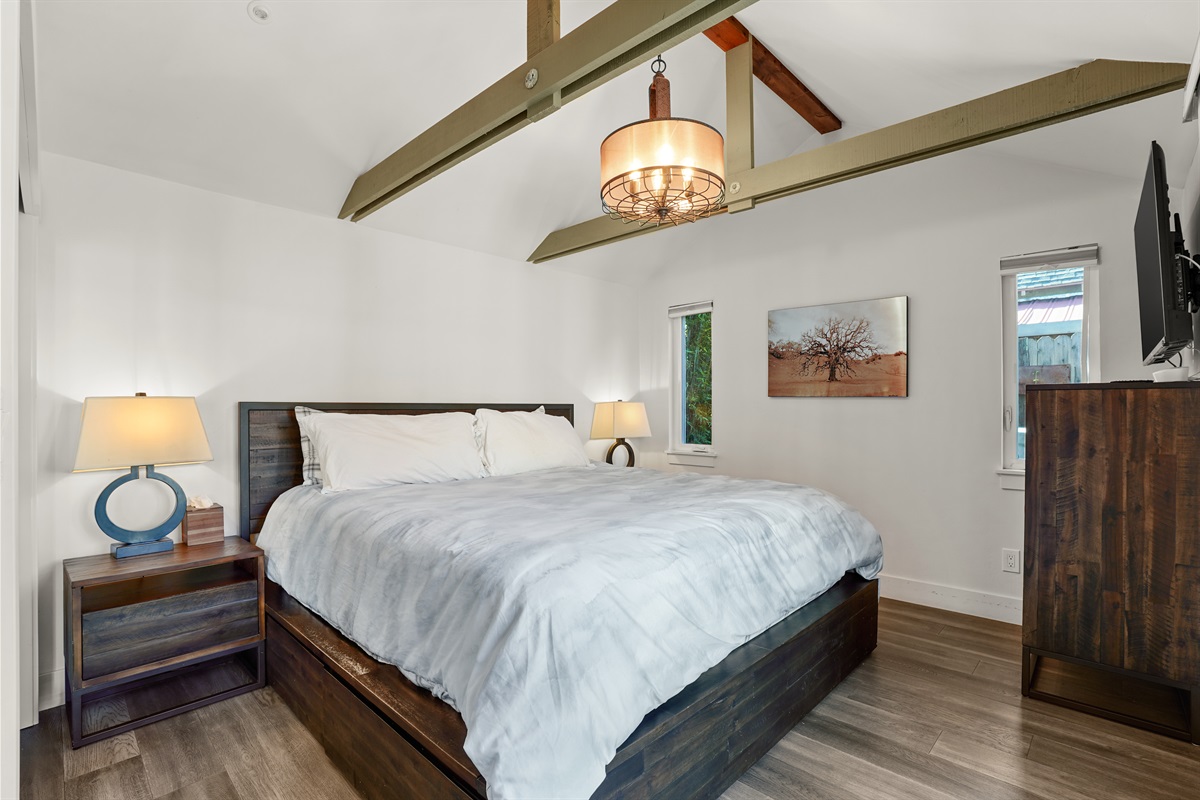 King bed and smart TV