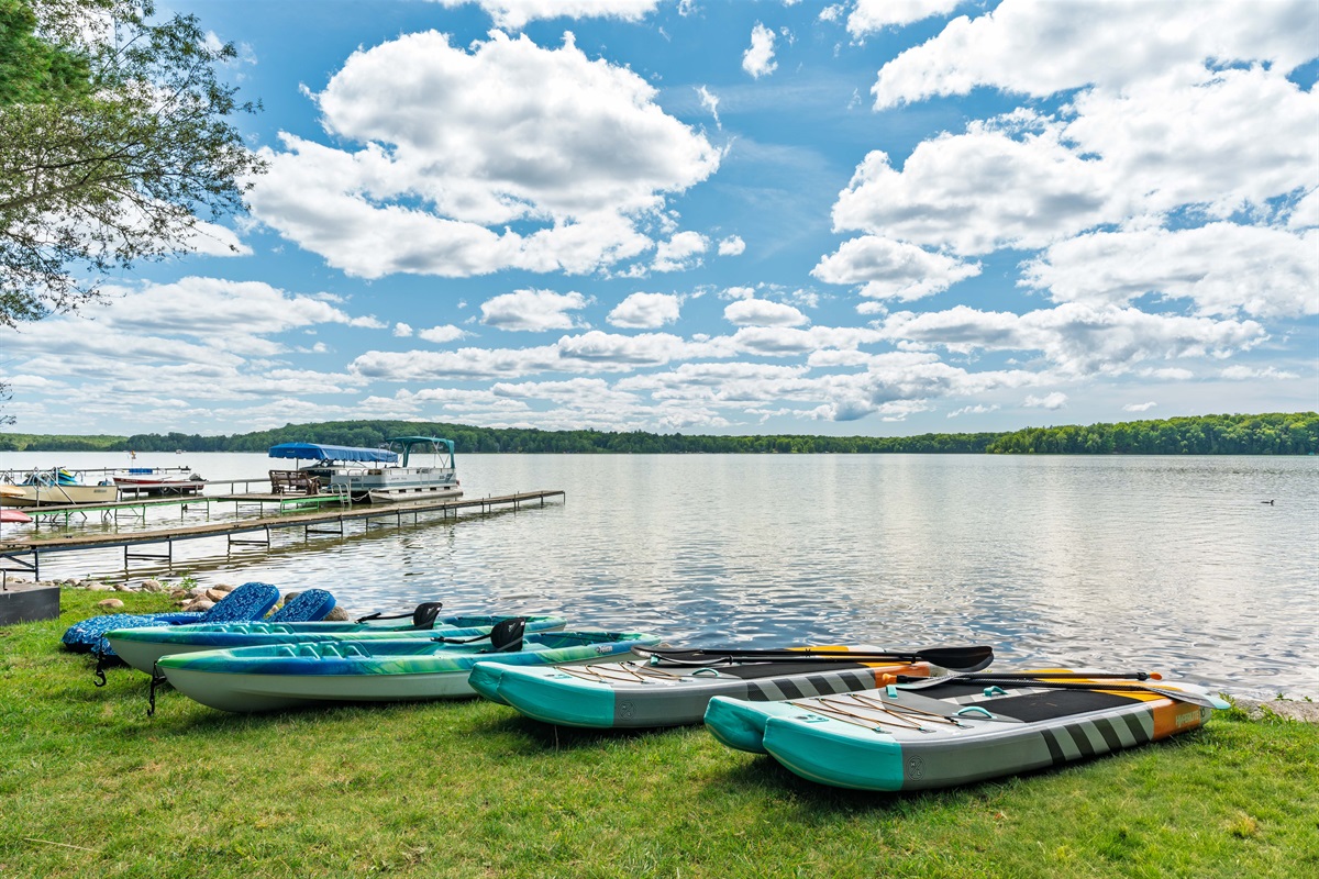 Enjoy your stay on the lake with complementary kayaks and paddleboards. 