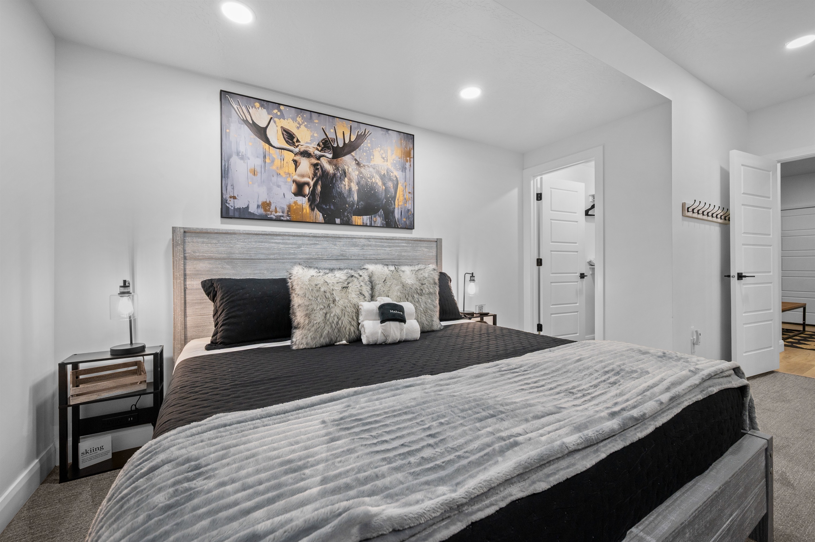 Comfortable downstairs suite with Smart TV and ensuite bath.