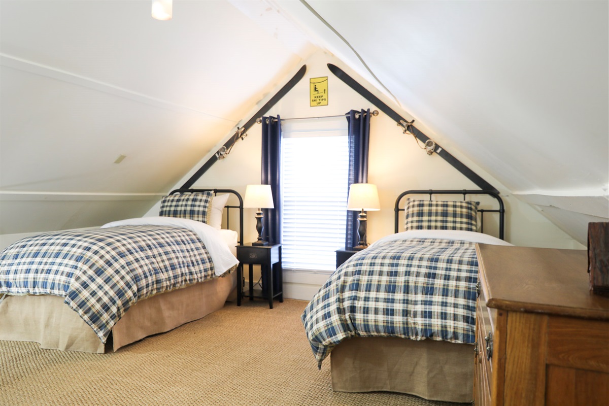 Third floor, 4 twin beds