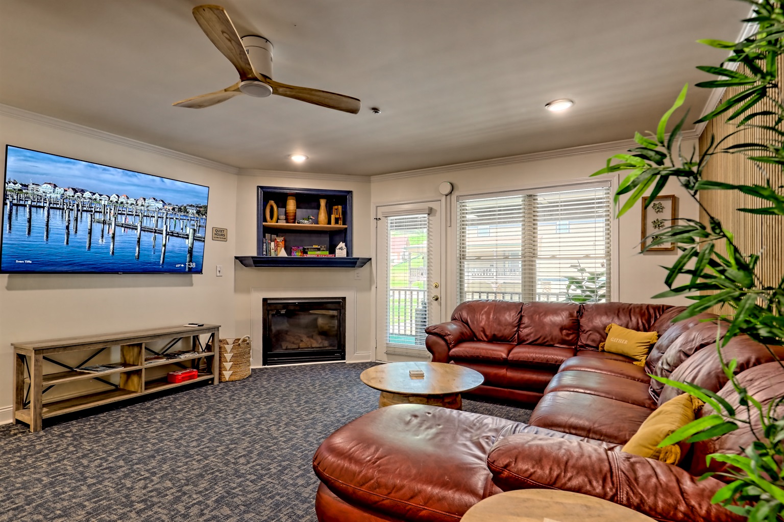 2nd floor living room with balcony