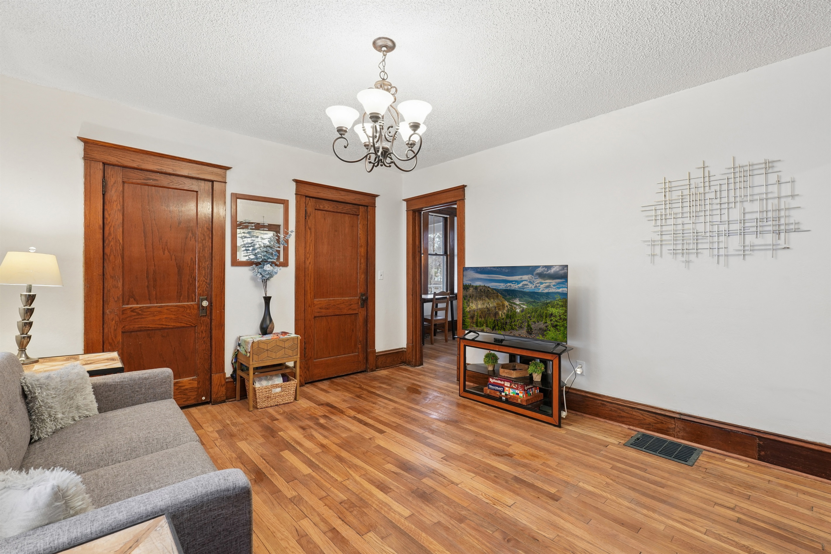 Enjoy your favorite shows with the provided 55" flatscreen TV. Roku is provided so you may enjoy your own streaming services.