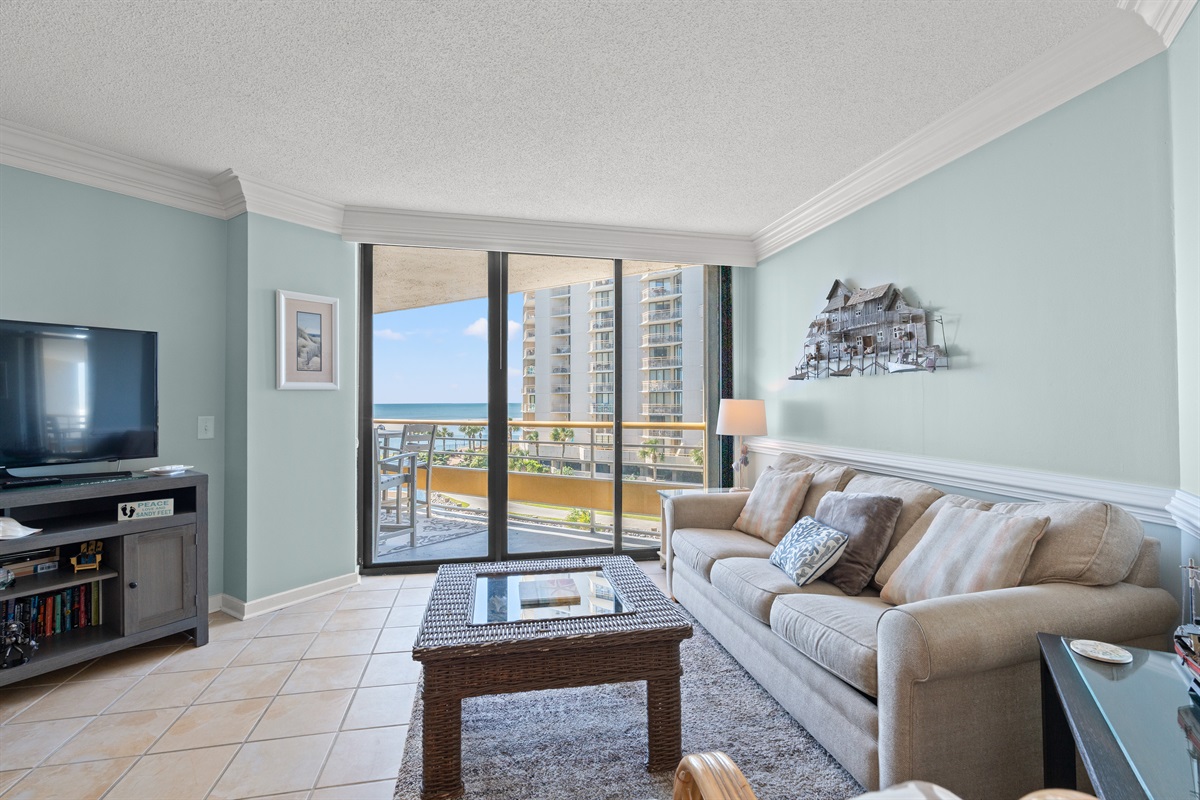 Living Area w. Balcony Access