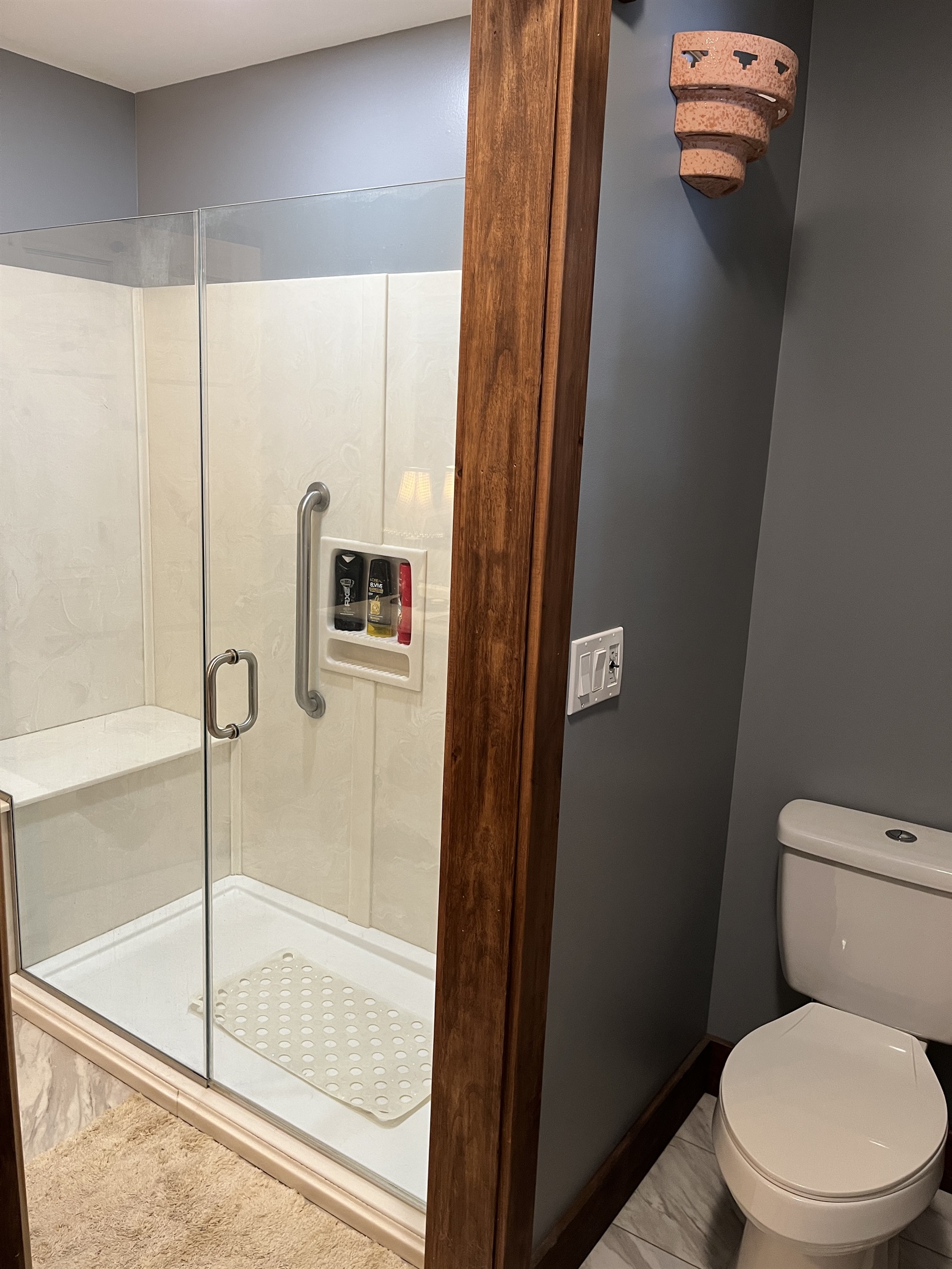 Main bath off hallway, adjacent to all 3 bedrooms