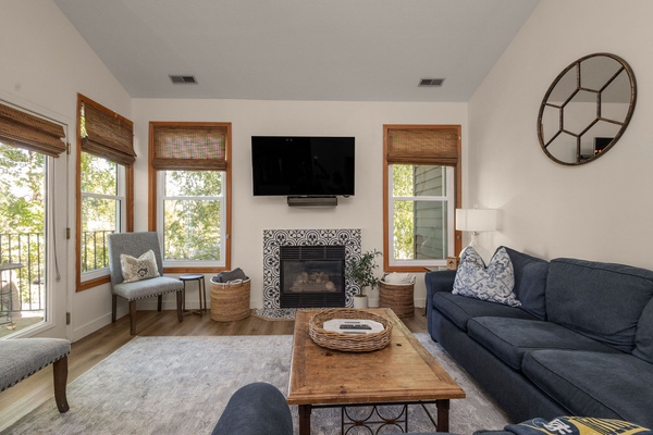 Irish Ivy Retreat | 2BR Near Notre Dame, photo 3