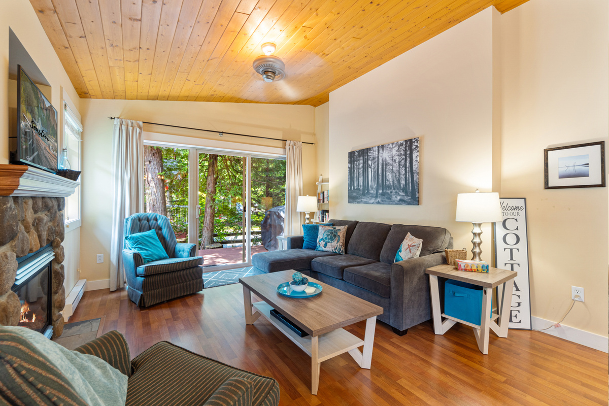 A bright, welcoming living space with plenty of room to relax.