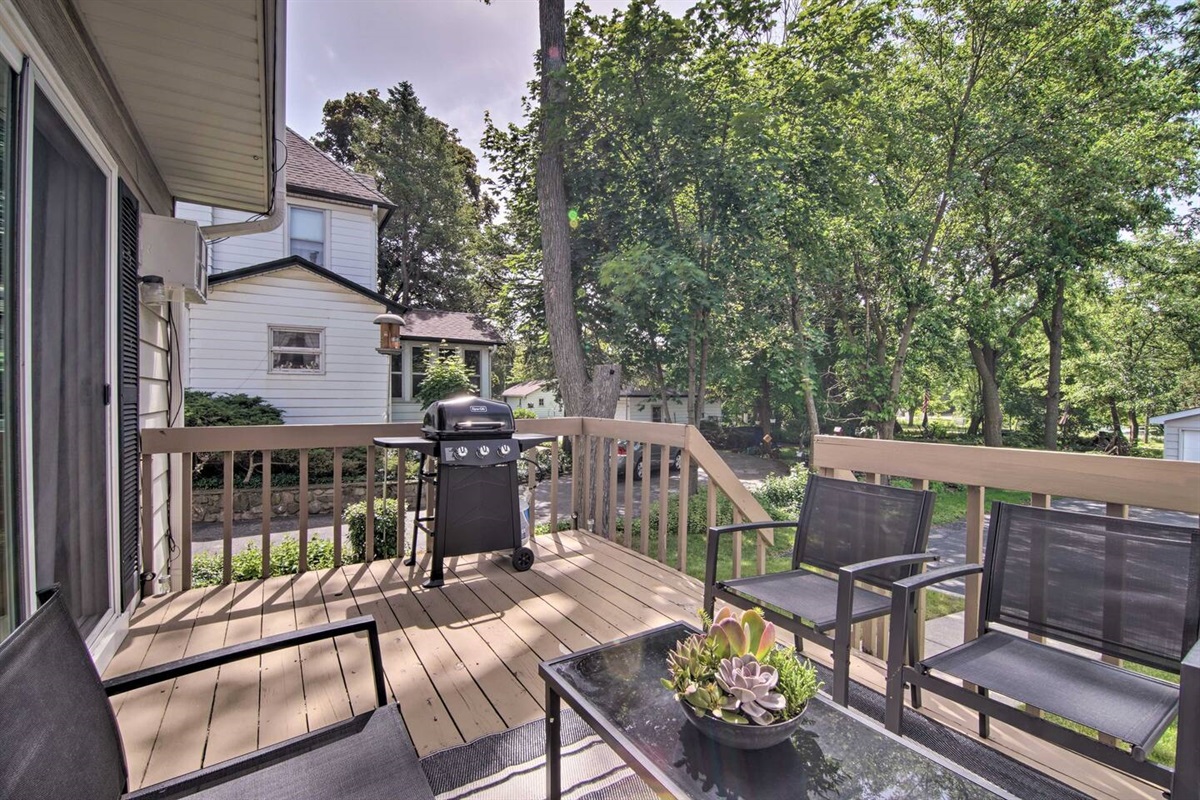 2Bd Unit:  Enjoy the outdoors while grilling with friends and family.