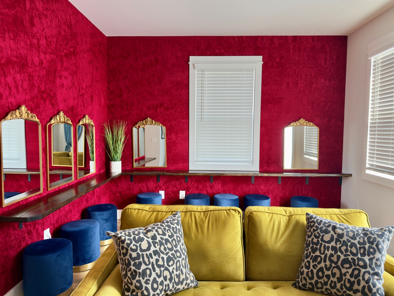 Make Up Bar