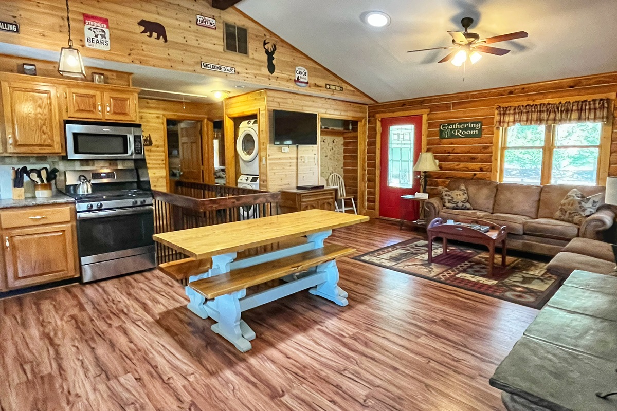 Open concept kitchen/livingroom