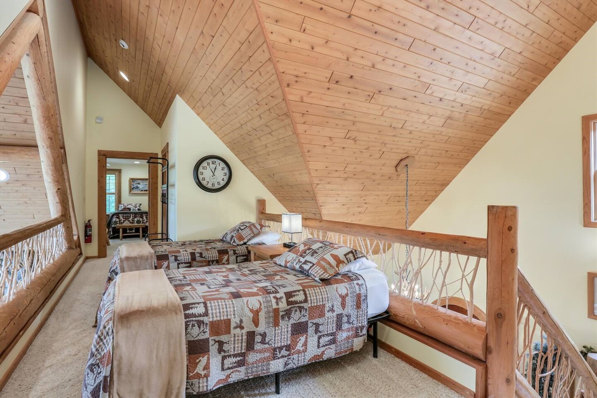 "Bedroom 3" - There is now a desk in this landing area, with the beds in a room.