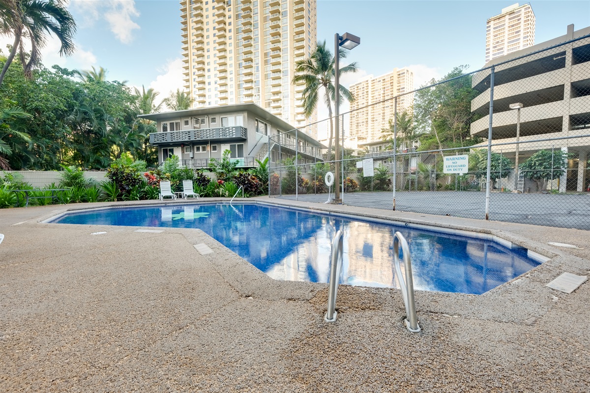 Enjoy a peaceful swim surrounded by lush tropical greenery and city views. The Waikīkī Marina’s sparkling pool offers a serene spot to unwind and soak up the island sunshine after a day of adventure.