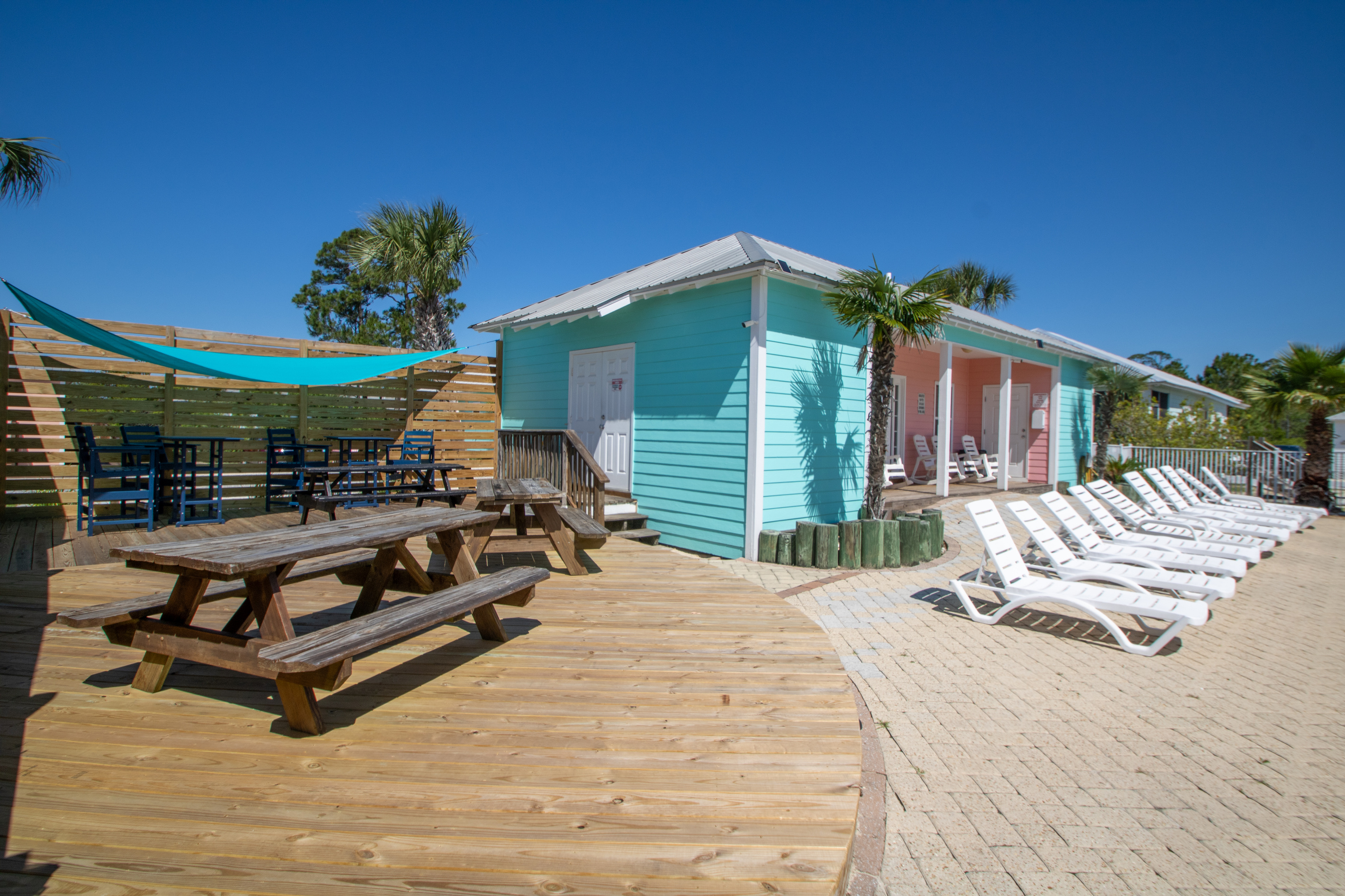 Poolhouse/Picnic Area