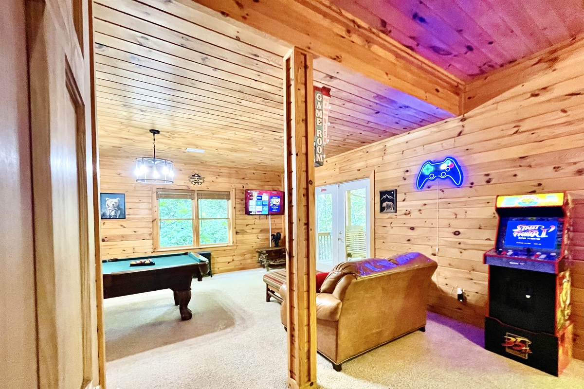 Bears Den Game Room - Large Open Spaces