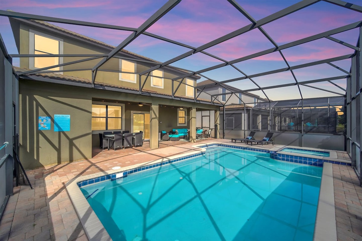 Large Pool to enjoy with the entire family and a jacuzzi to relax and hangout 