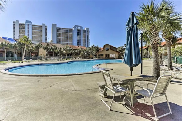 One of many pools inside Gulf Highlands