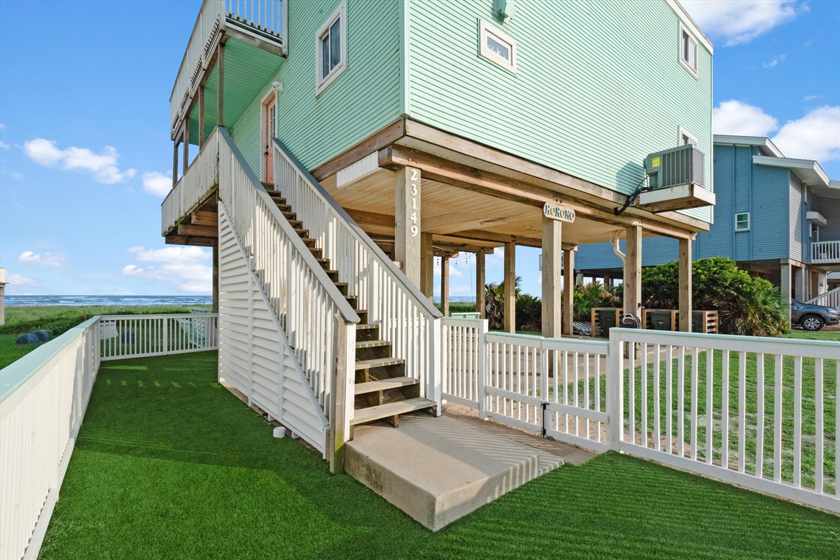 91543bfbb0824e7992393b88589daffb Large | Beachhouse | Texas | TX | Vacation Homes | Galveston | Crystal Beach | Kokomo | Breezy Days | Beachfront Elegance | Sunrise Serenity | Southern Sands Property Management, LLC