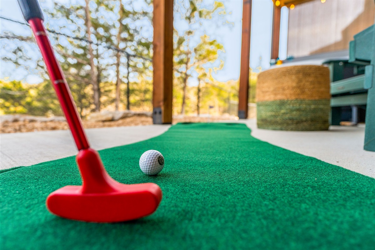 A little putting contest? How about the winner gets to eat the first S'More!