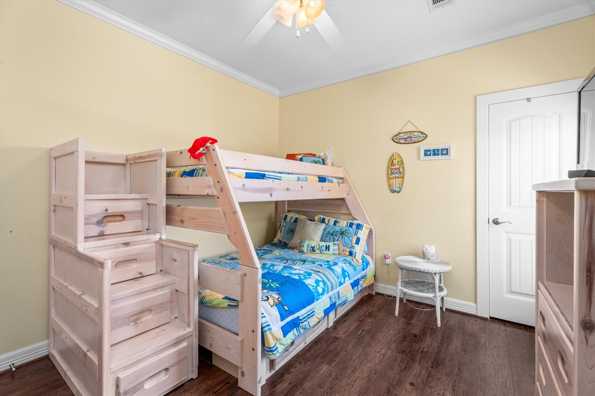 915a7247f9624029863e29a9495ad468 Large | Beachhouse | Texas | TX | Vacation Homes | Galveston | Crystal Beach | Kokomo | Breezy Days | Beachfront Elegance | Sunrise Serenity | Southern Sands Property Management, LLC