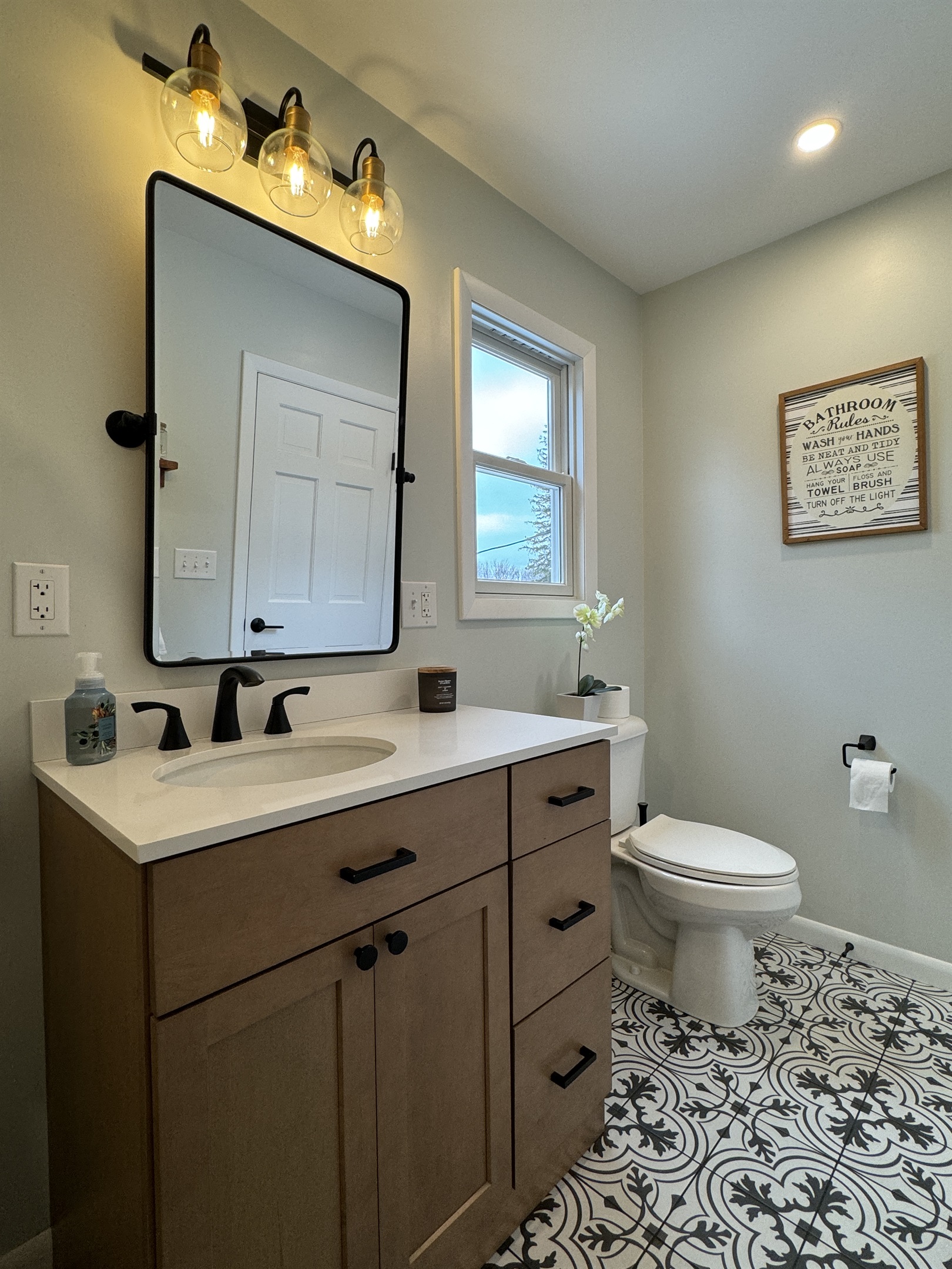 Renovated 2nd floor bath w/ tub/shower