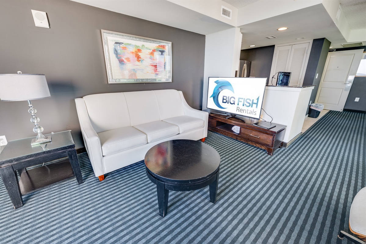 Living Room with Stunning Views🌊☀️