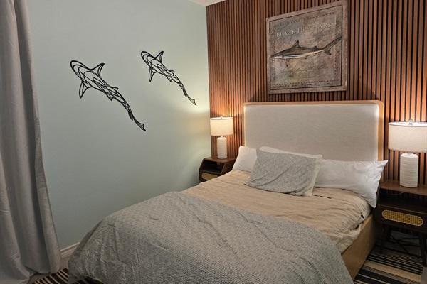 Guest Room Queen Size Bed