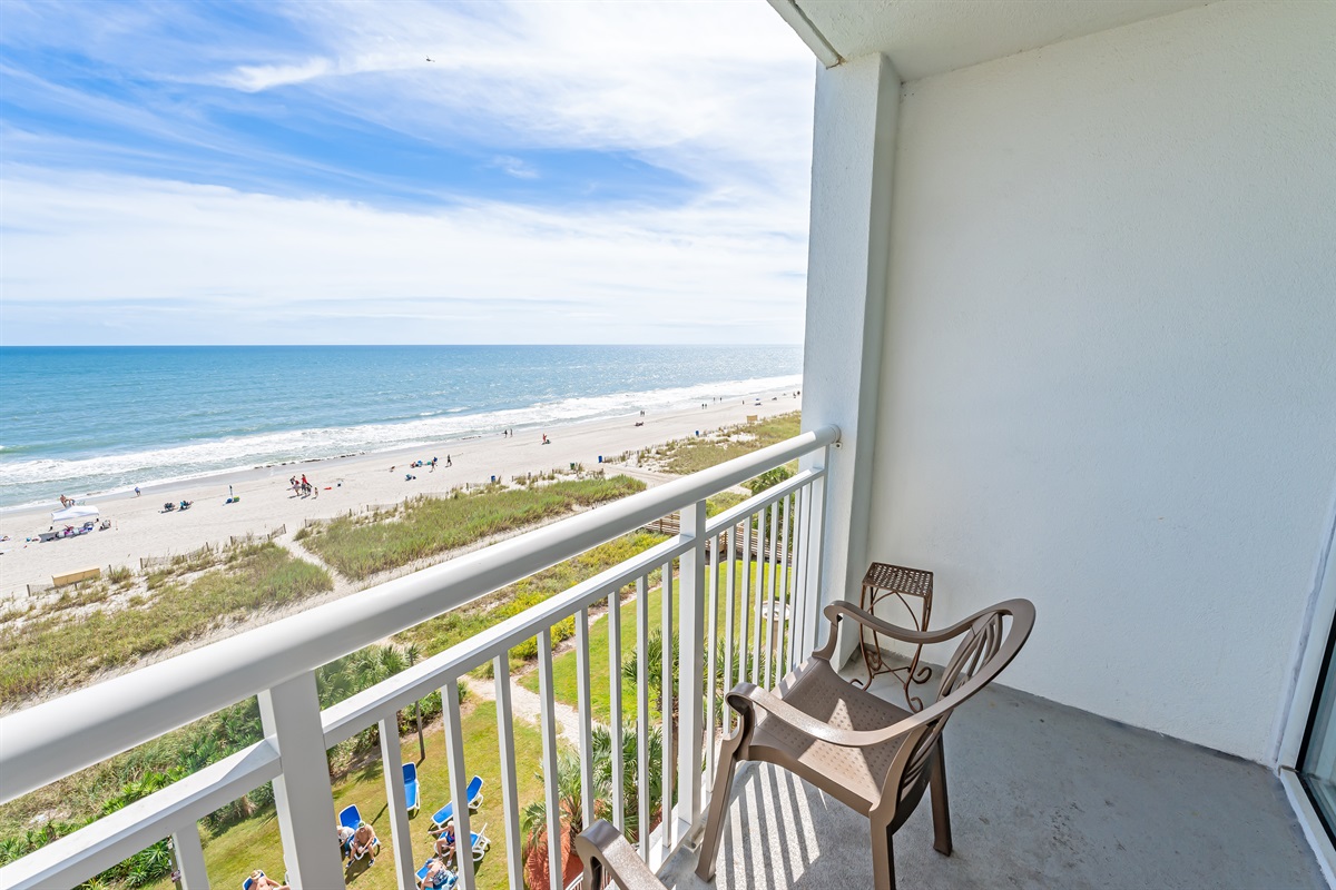 Large Balcony with Amazing Views of the Ocean🌊☀️