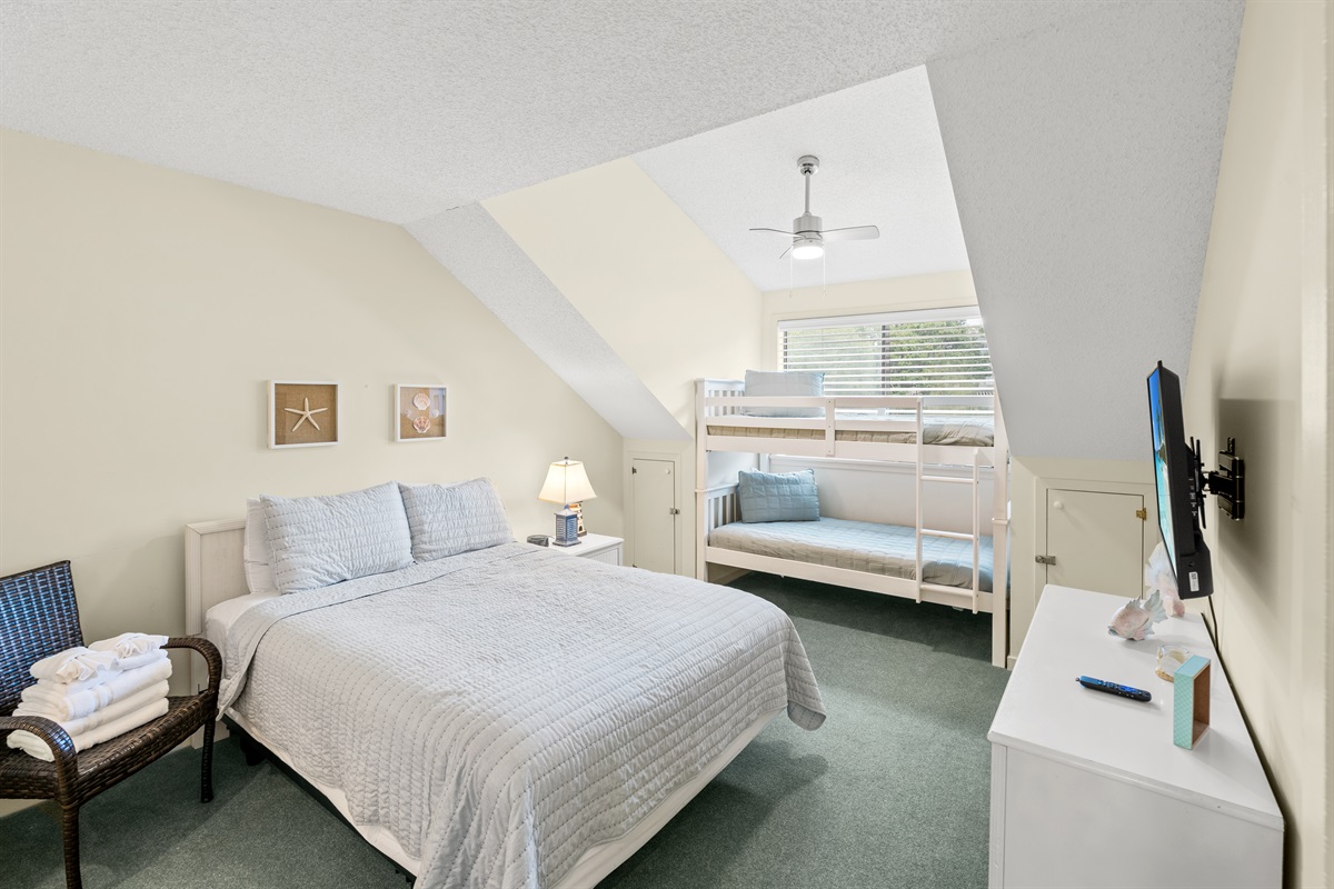 2nd Bedroom with 1 Queen and Twin Bunk Beds