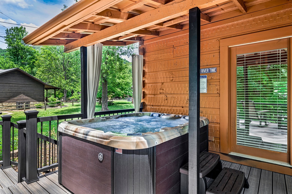 Hot tub for two