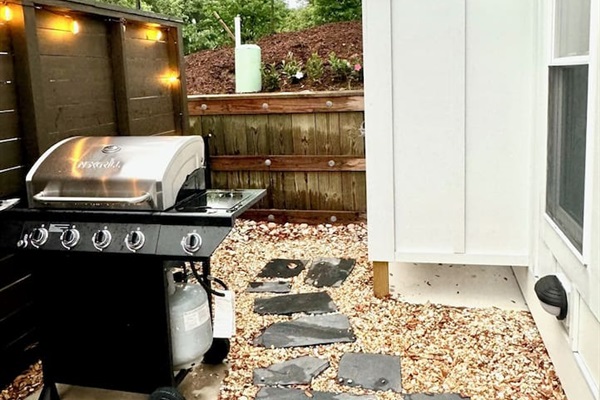 Grill, outdoor showerEnd unit has more privacy, shade, natural views