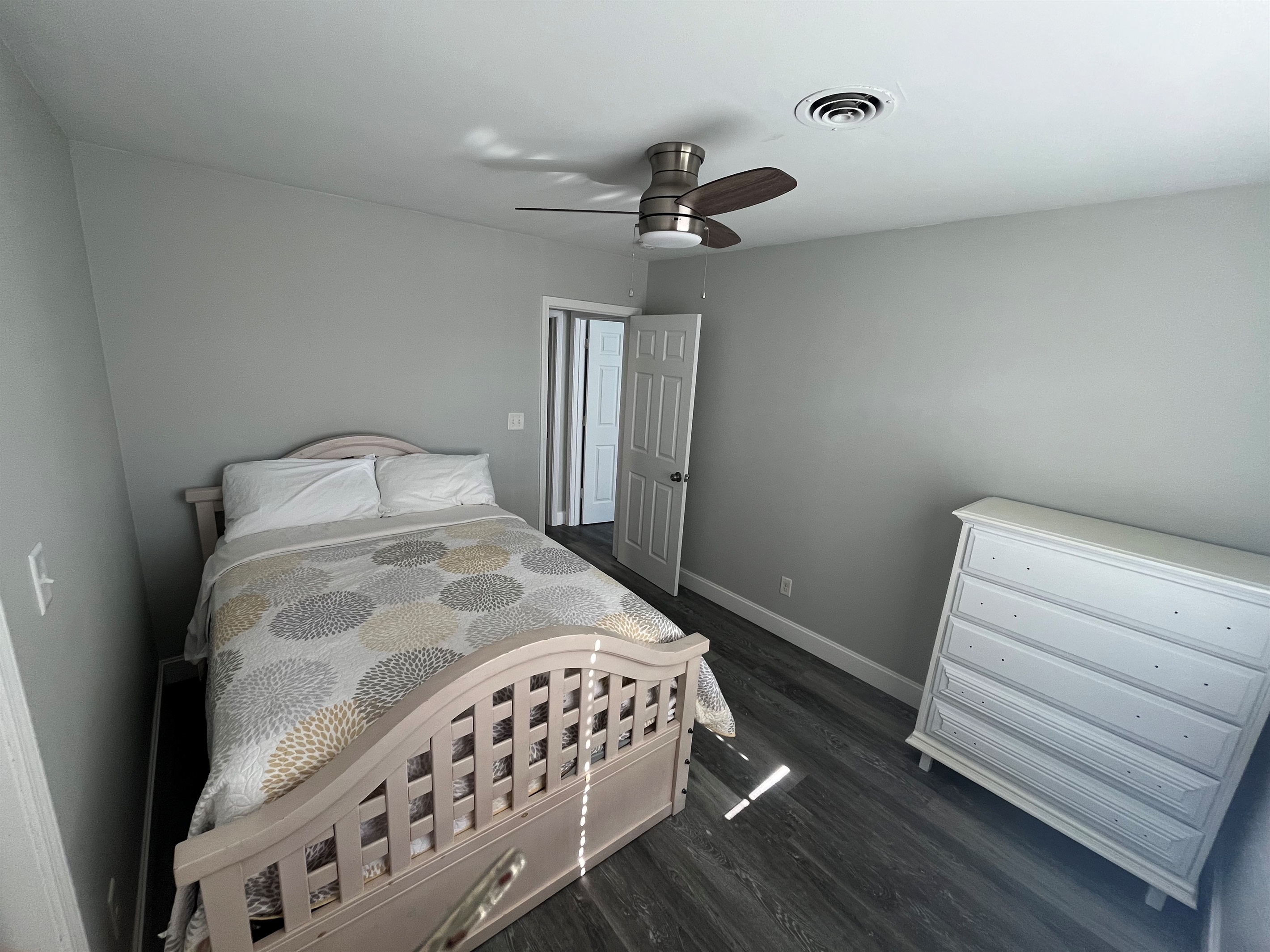 Queen Bedroom