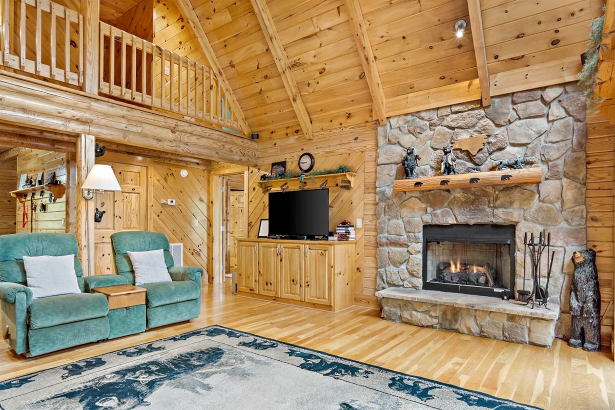 Walking into the cabin: Spacious main area 