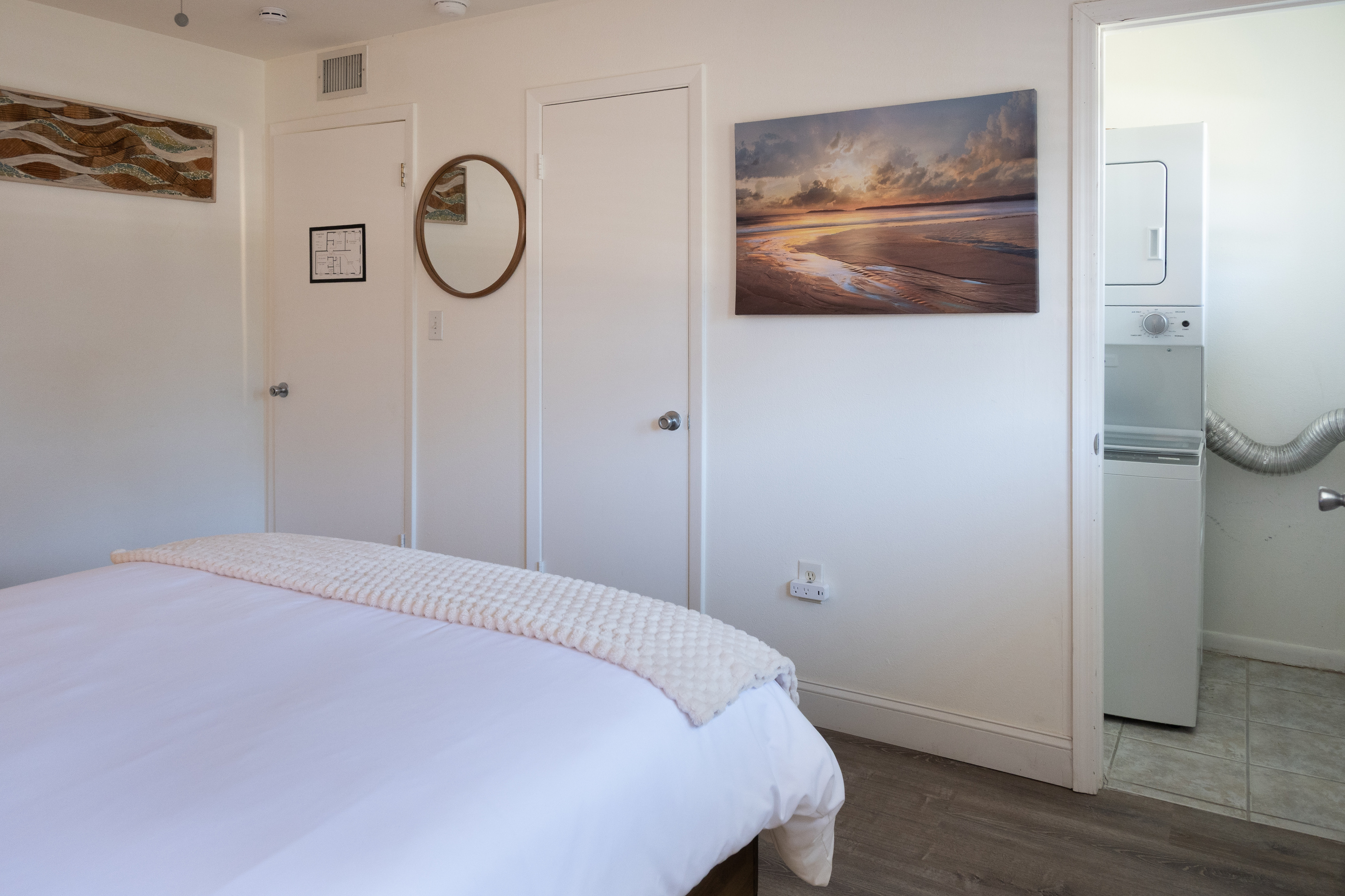 Bedroom 2 with in-unit washer and dryer – pack light