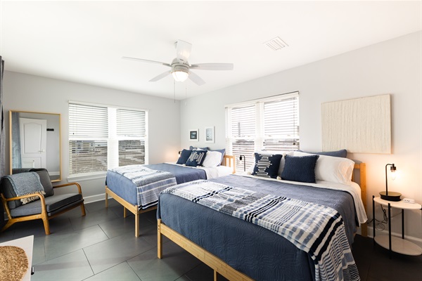 Upper Floor Double Queen Room with Roku TV and deck facing Gulf Views