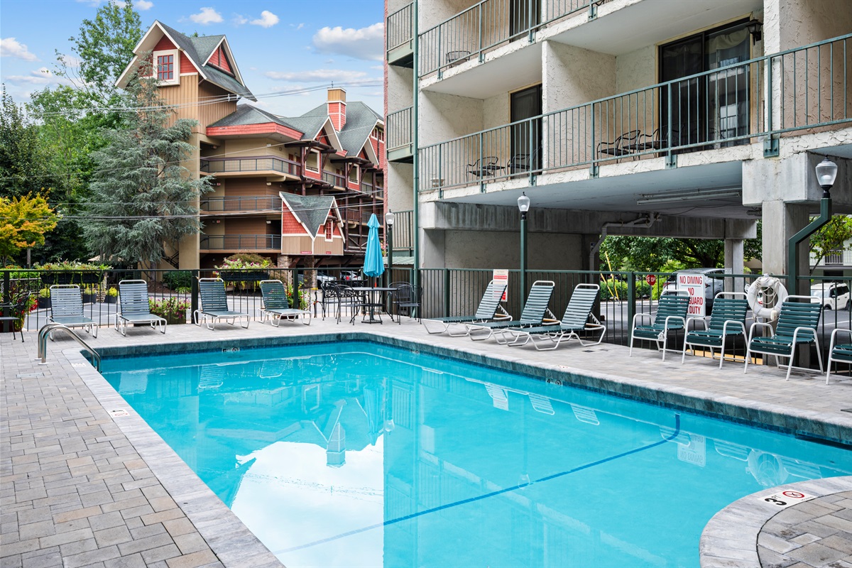 Prime location in the heart of town – walk to attractions