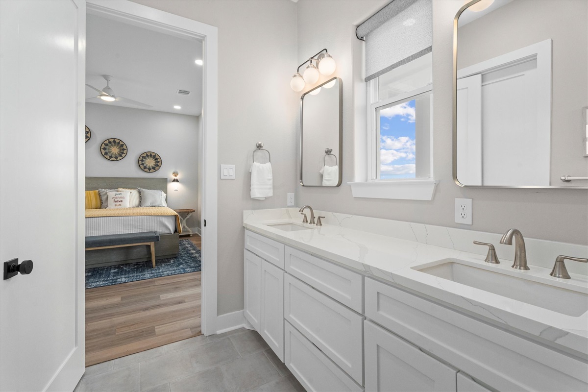 91d3ed8a0cf24c92b5840e3aef9a51c2 Large | Beachhouse | Texas | TX | Vacation Homes | Galveston | Crystal Beach | Kokomo | Breezy Days | Beachfront Elegance | Sunrise Serenity | Southern Sands Property Management, LLC