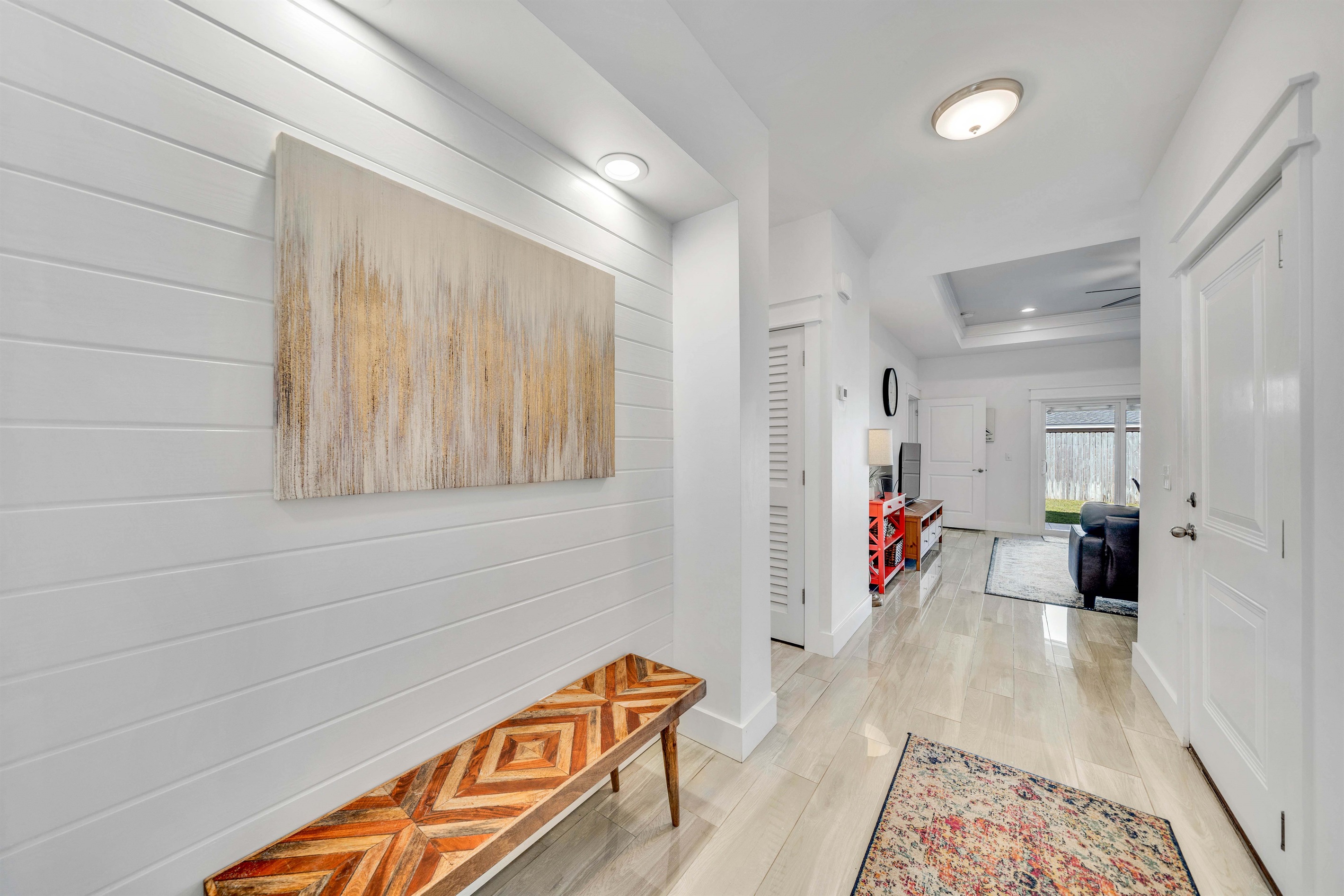 Bright and spacious welcoming space for your beach vacation awaits!