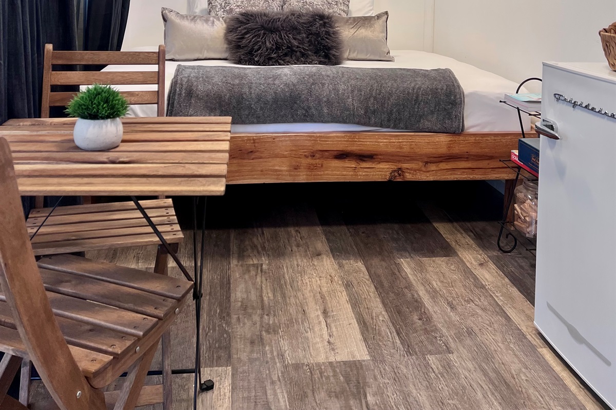 Queen size memory foam bed.