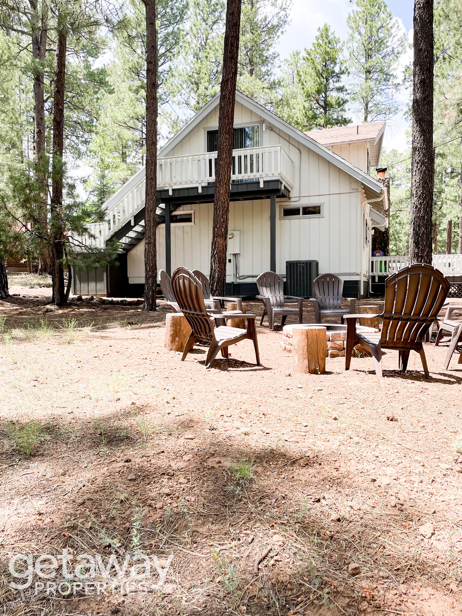 Gather around the fire pit for s’mores and unforgettable mountain nights.