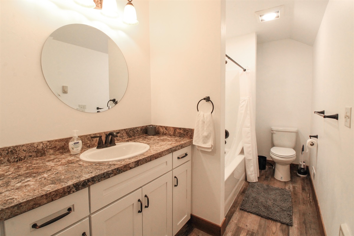 Upstairs full bathroom