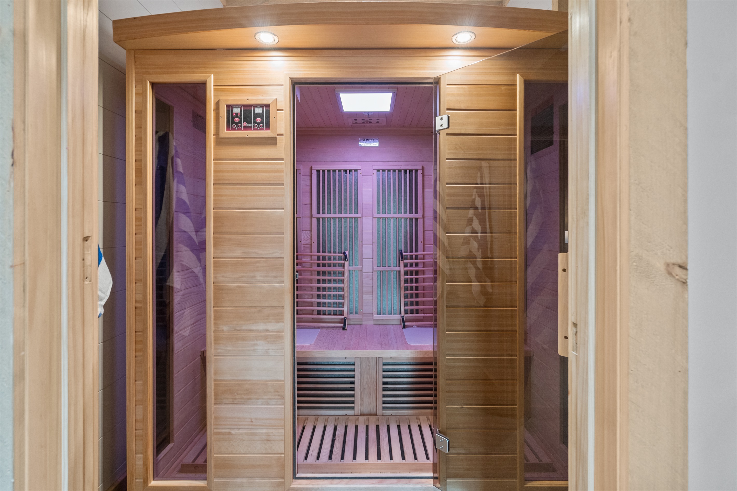 Infrared Sauna with Chromotherapy