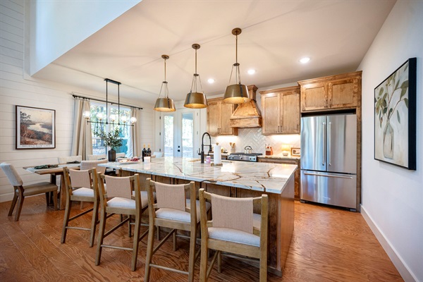 From morning coffee to family dinners, this open kitchen is made for connection and cozy cabin moments. ☕🤍