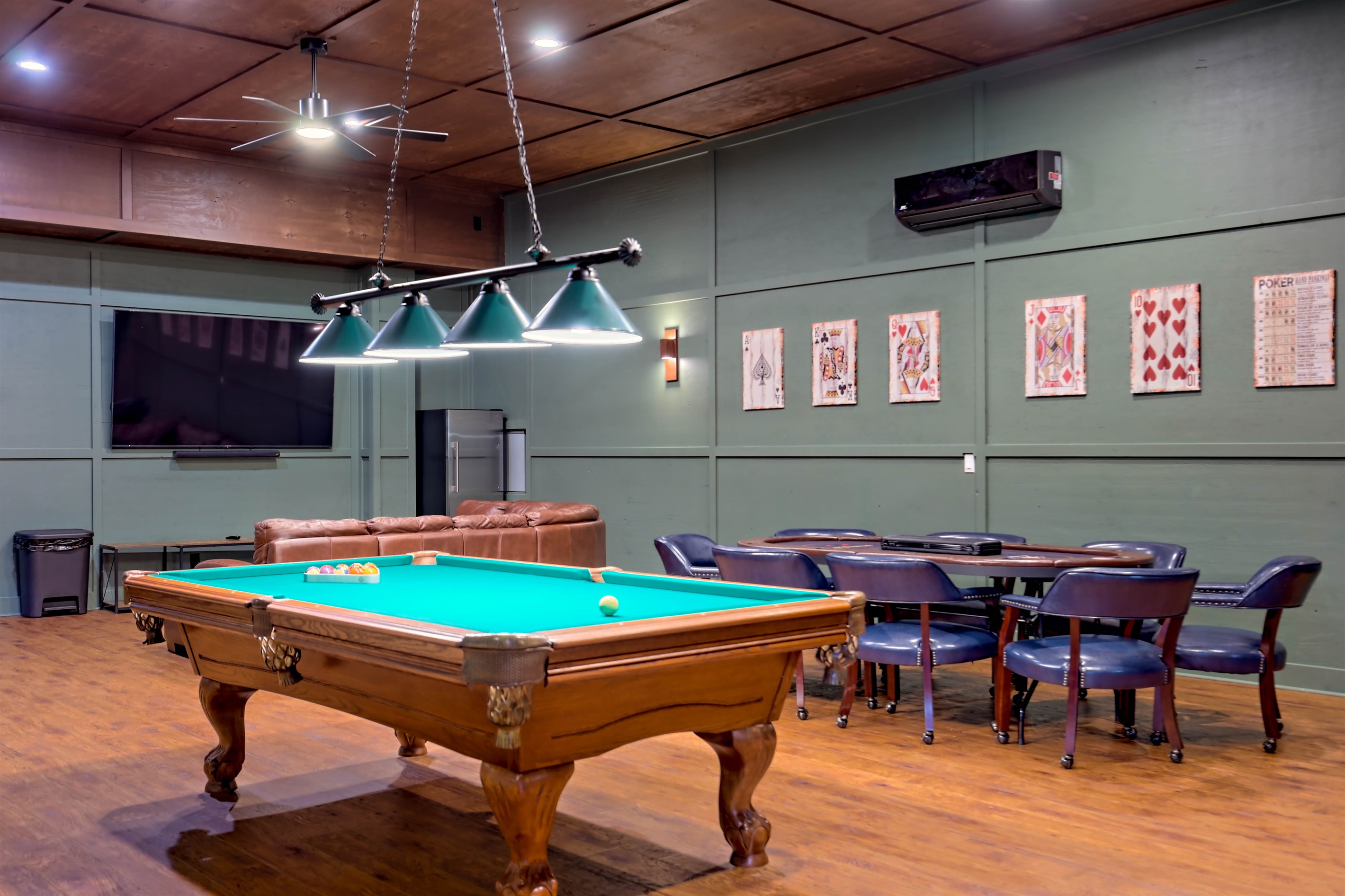 Full-size pool table