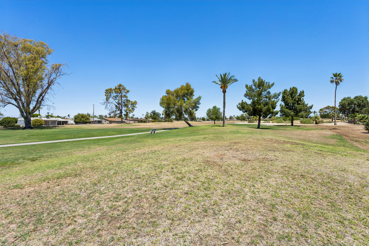 Classic Sun City Retreat | 2BR/1BA | Quiet Neighborhood — Classic Sun City Retreat | 2BR/1BA | Quiet Neighborhood, Sun City, Arizona — photo 5
