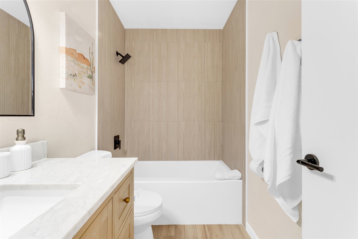 Light and bright modern design in Bathroom #2